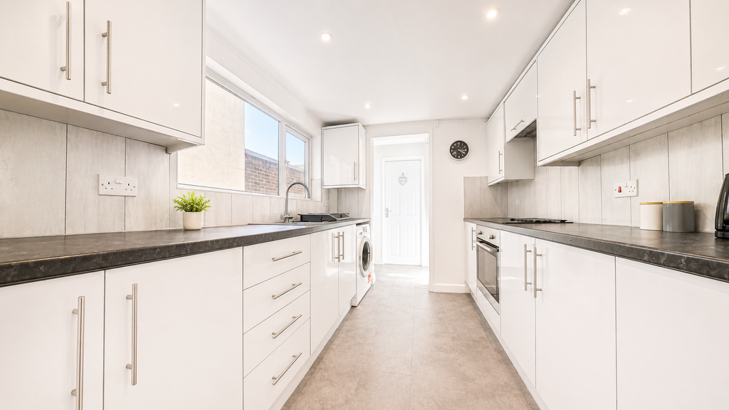 Property photo 1 of 16 Kitchen