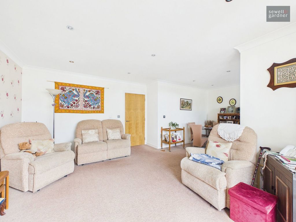 Property photo 3 of 15