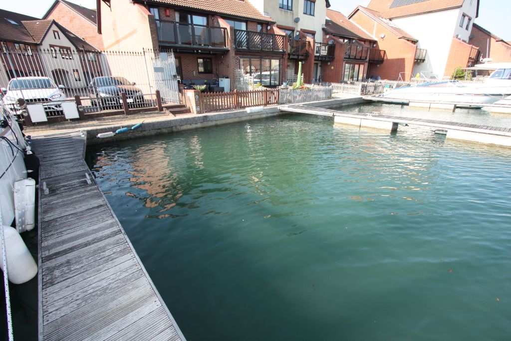 Property photo 3 of 6