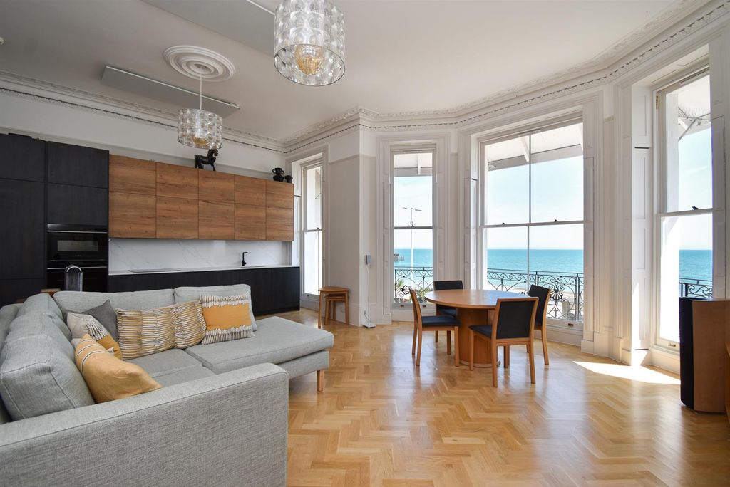 Property photo 1 of 23 Open Plan Living