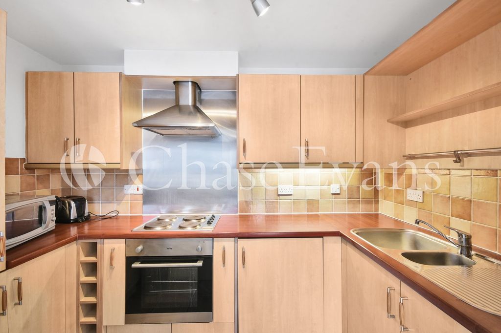 Property photo 2 of 19 Kitchen