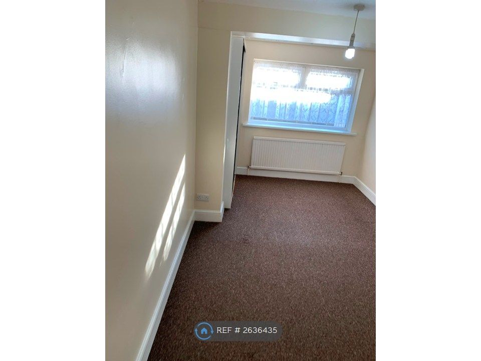 Property photo 3 of 9 Bedroom