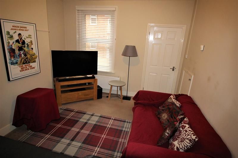 Property photo 3 of 8 Lounge