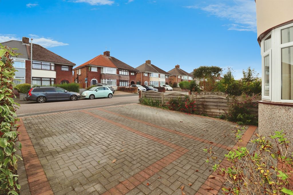 Property photo 2 of 21