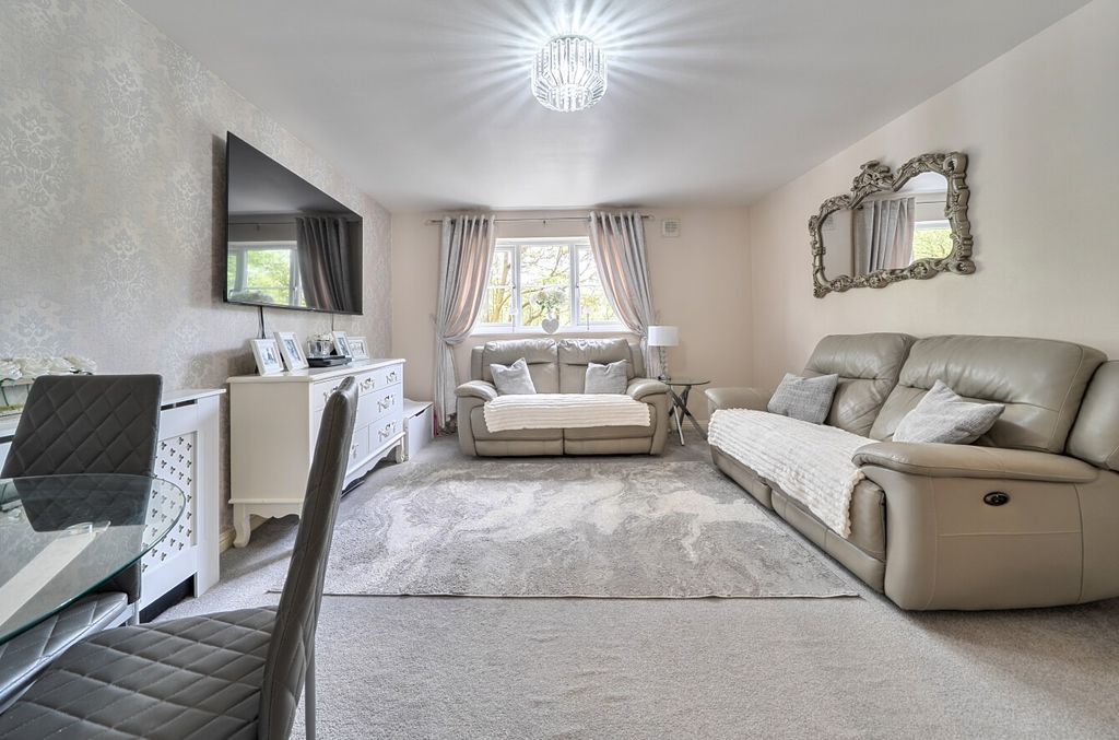 Property photo 1 of 12 5018681