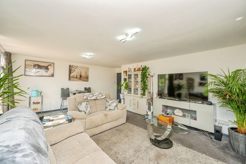 Property photo 2 of 21