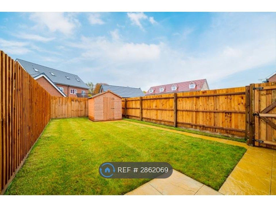 Property photo 2 of 8 Garden