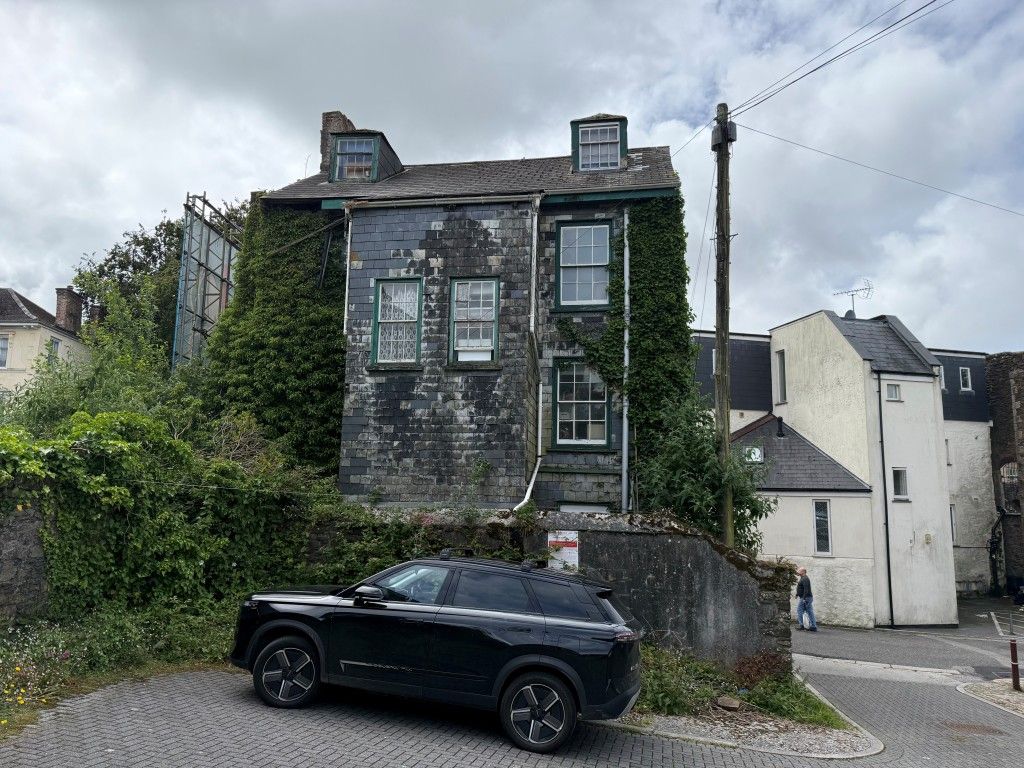 Property photo 3 of 10 Rear Elevation