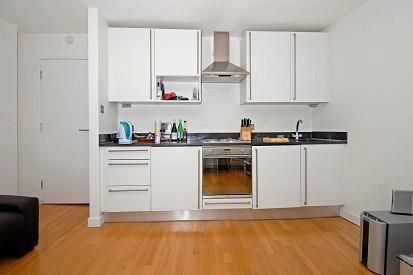 Property photo 3 of 7 Kitchen