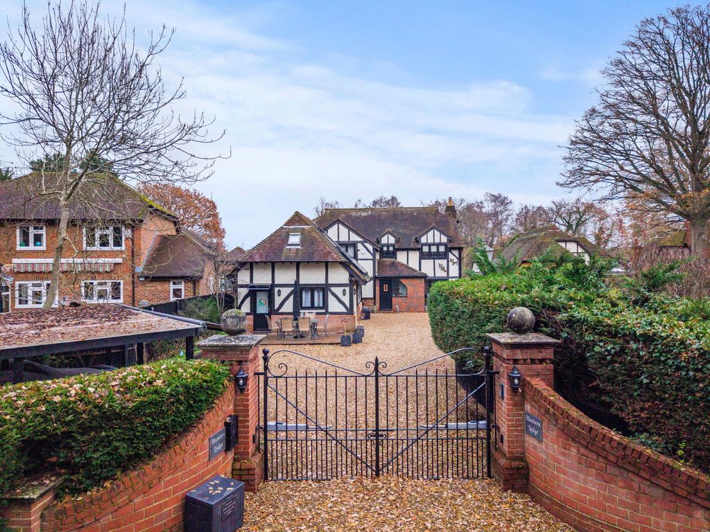 Property photo 1 of 35