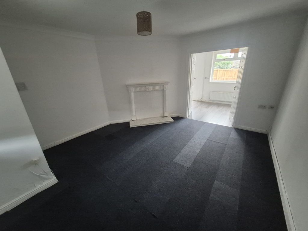 Property photo 2 of 10 0831d019-E5A9-474A-Bfce-2A77d69Db184