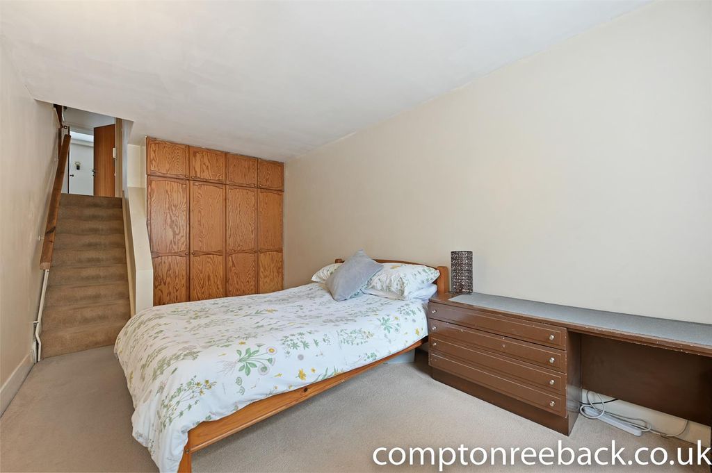 Property photo 3 of 9 Bedroom 1