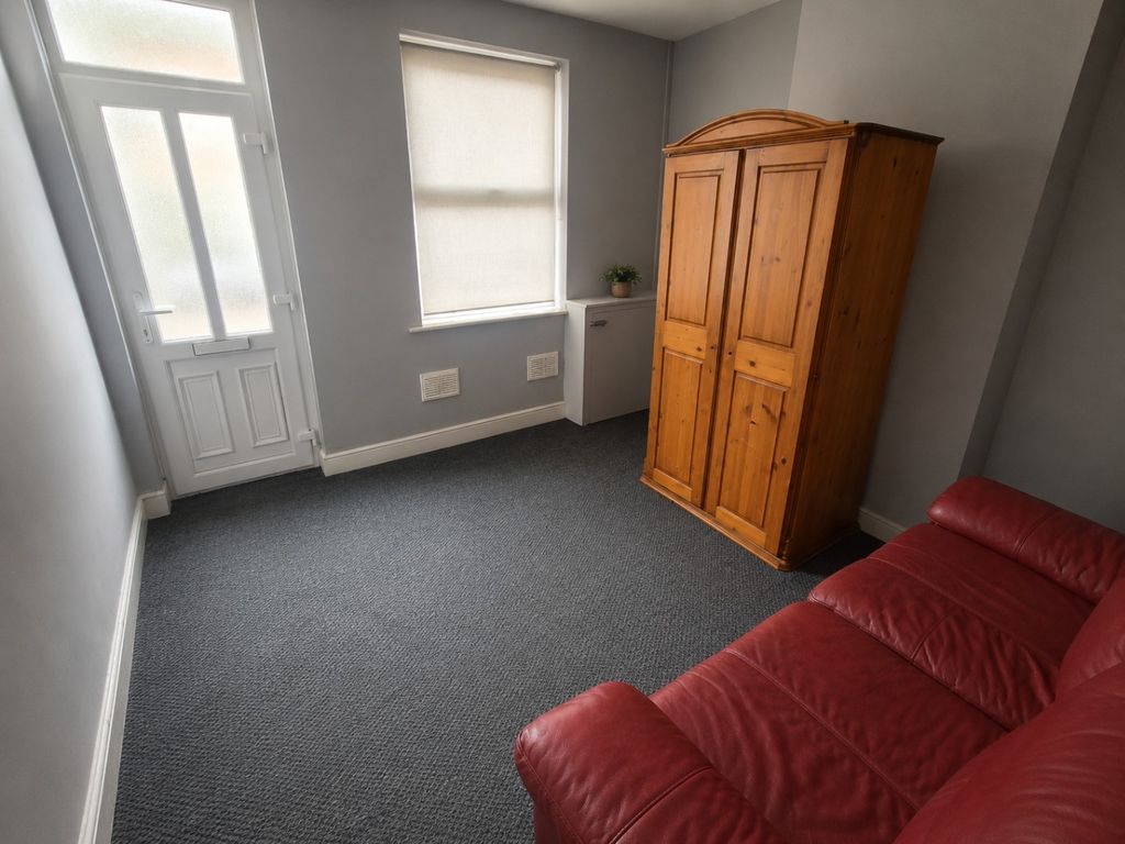 Property photo 2 of 8 5388753