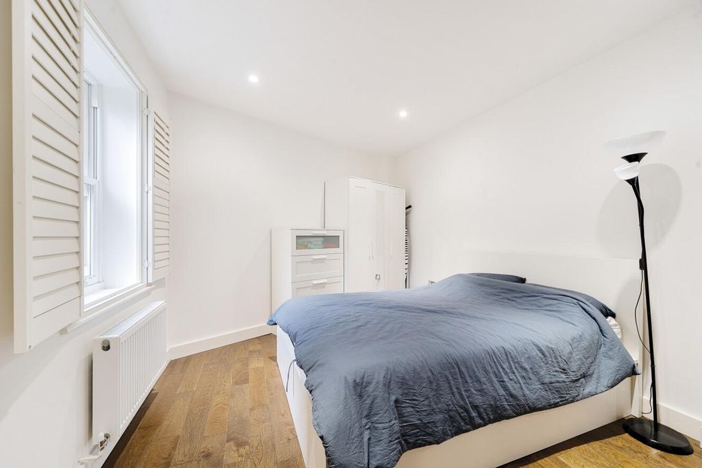 Property photo 3 of 12 Picture 3