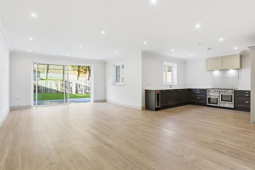 Property photo 2 of 65 1578342896 - 5 Amberwood Grove -54.Jpg