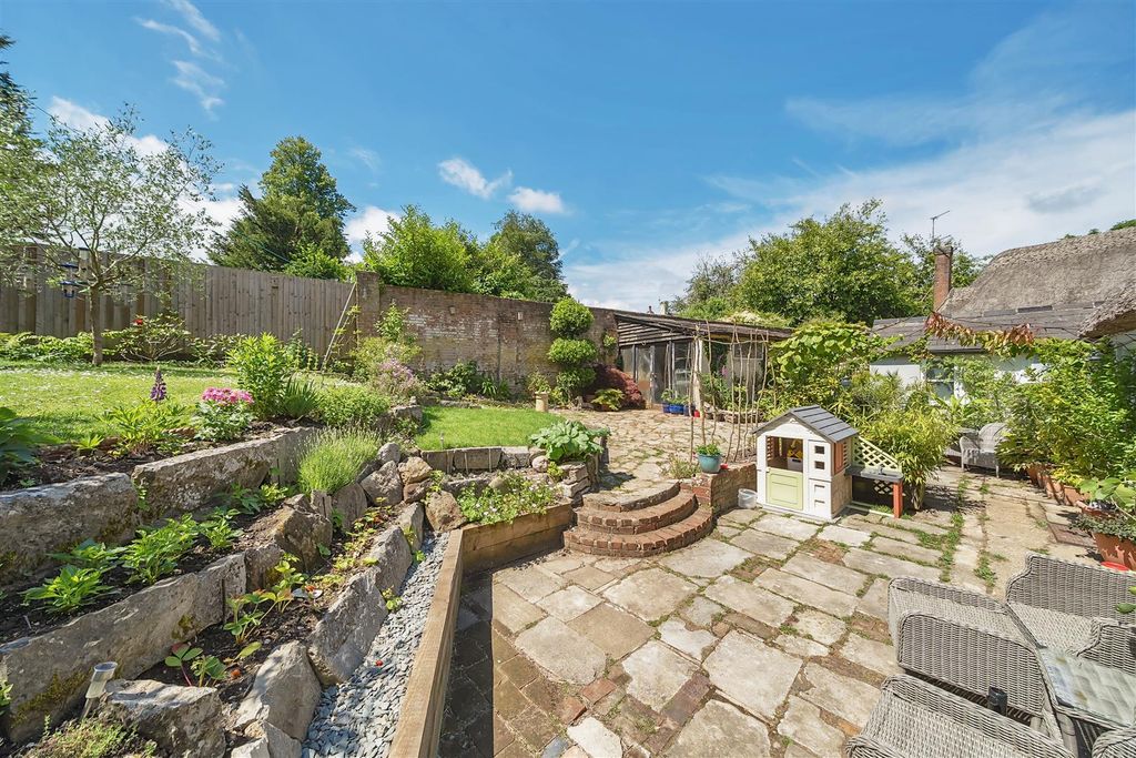 Property photo 3 of 23 Garden
