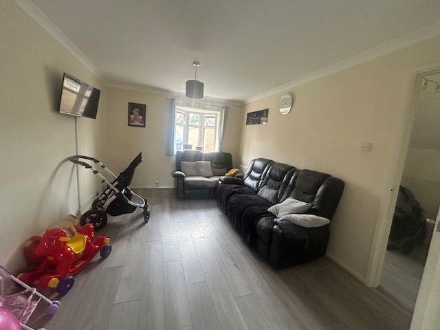 Property photo 3 of 25