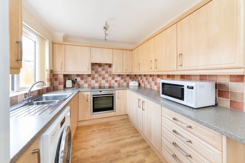 Property photo 3 of 14