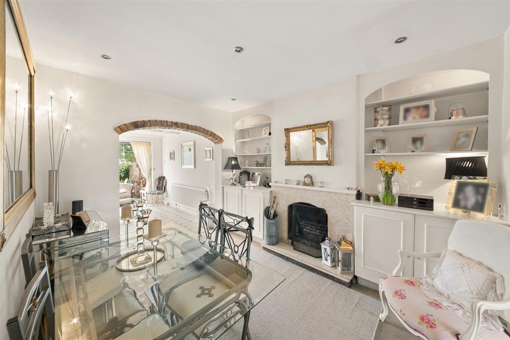 Property photo 3 of 19