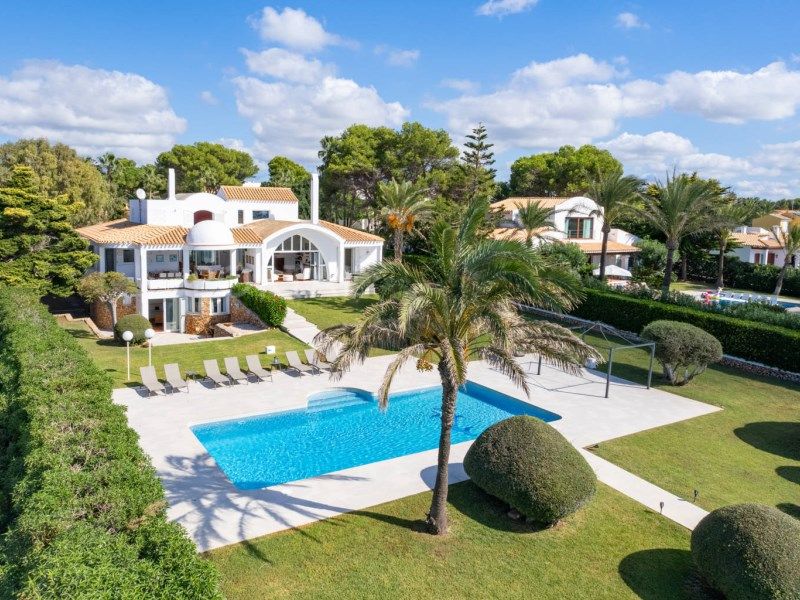 Property photo 2 of 51