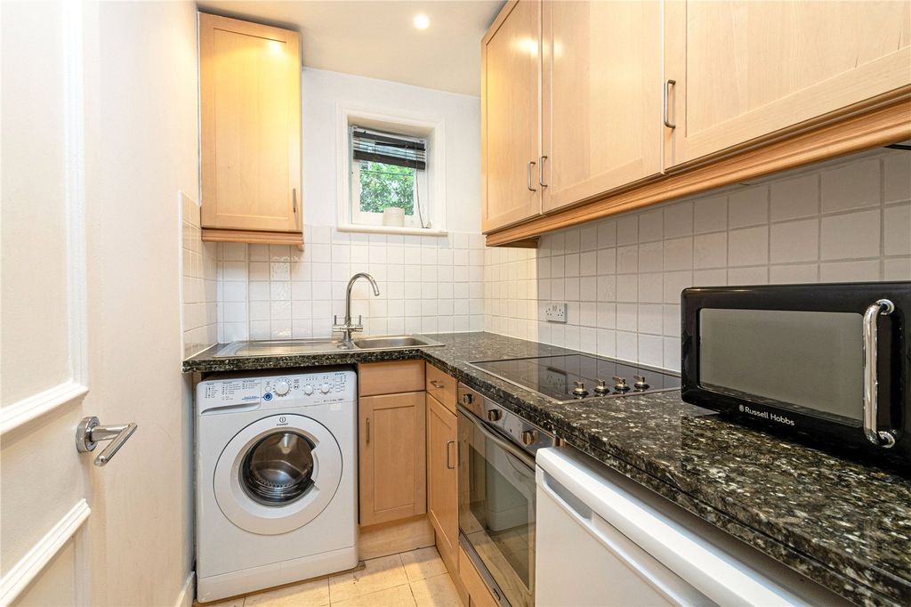 Property photo 2 of 7 Picture No. 13
