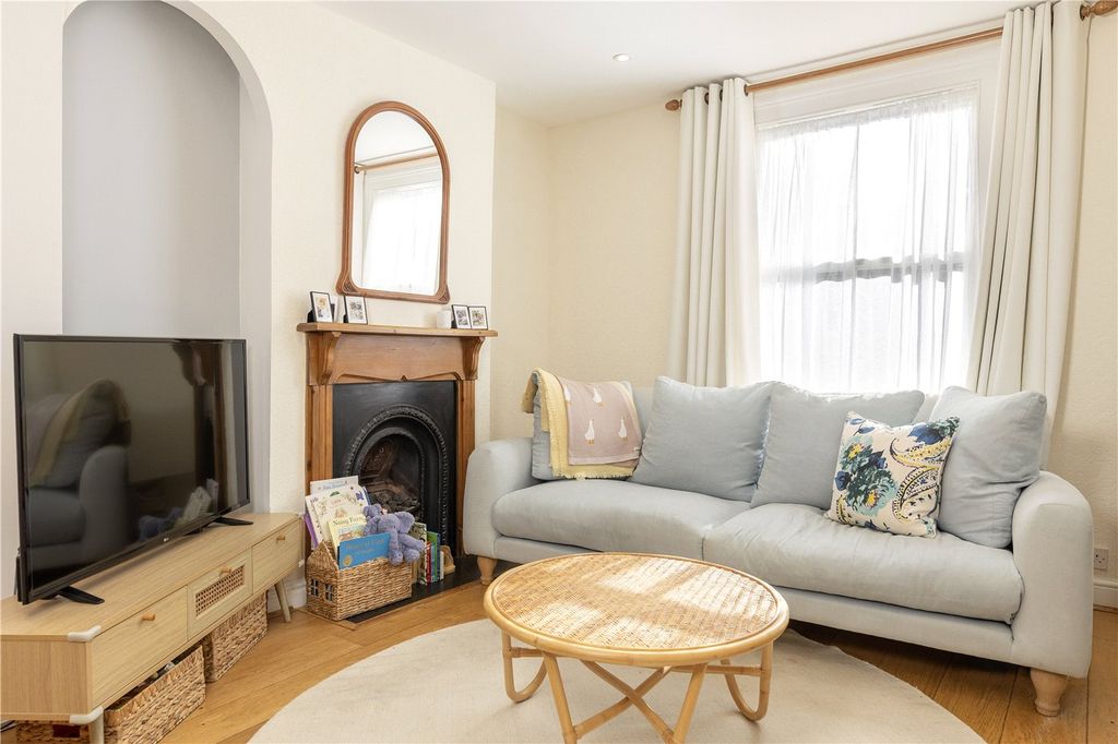 Property photo 2 of 9 Picture No. 22