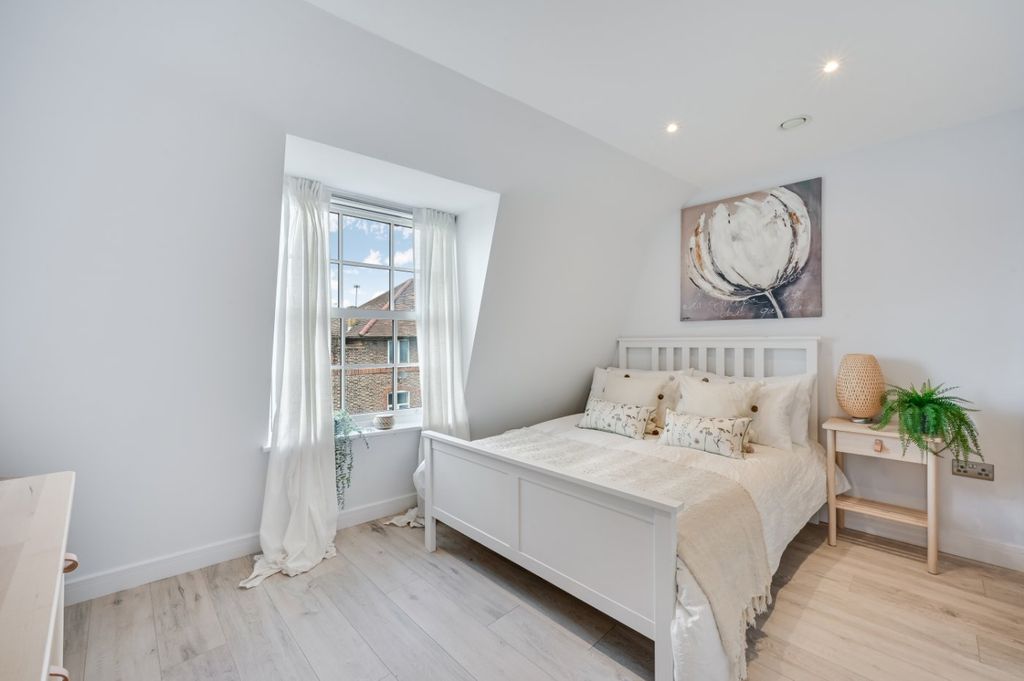 Property photo 1 of 7 Picture No. 11