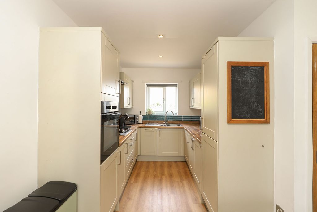 Property photo 3 of 22