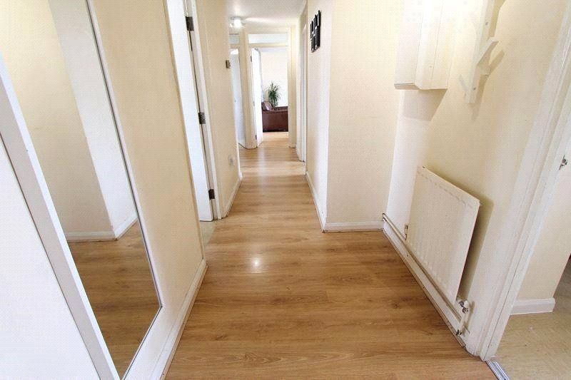 Property photo 3 of 12 Picture No. 02