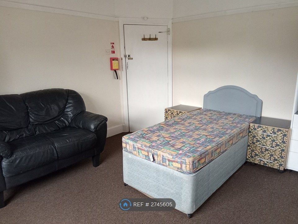 Property photo 3 of 6