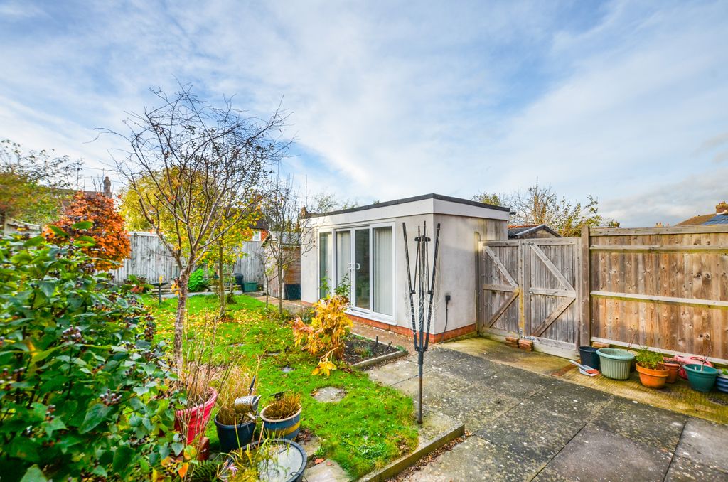 Property photo 3 of 25