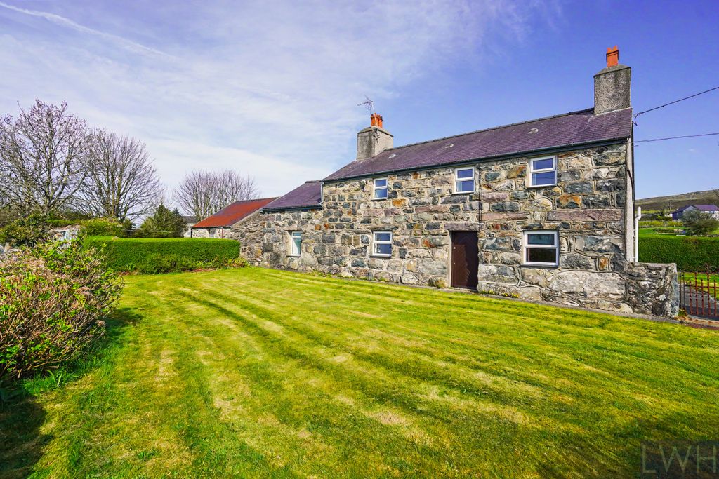 Property photo 2 of 30 Farmhouse