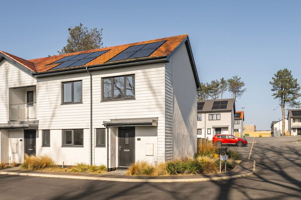 Property photo 1 of 21