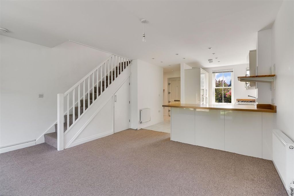 Property photo 3 of 17 Img (8).Jpg
