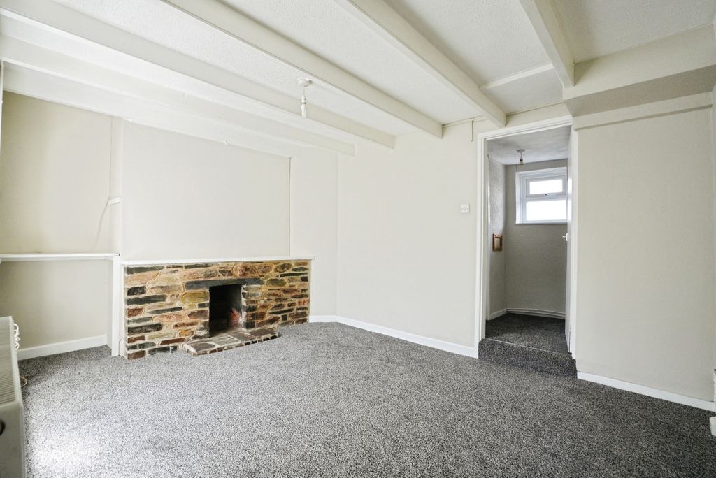 Property photo 2 of 17 Photo
