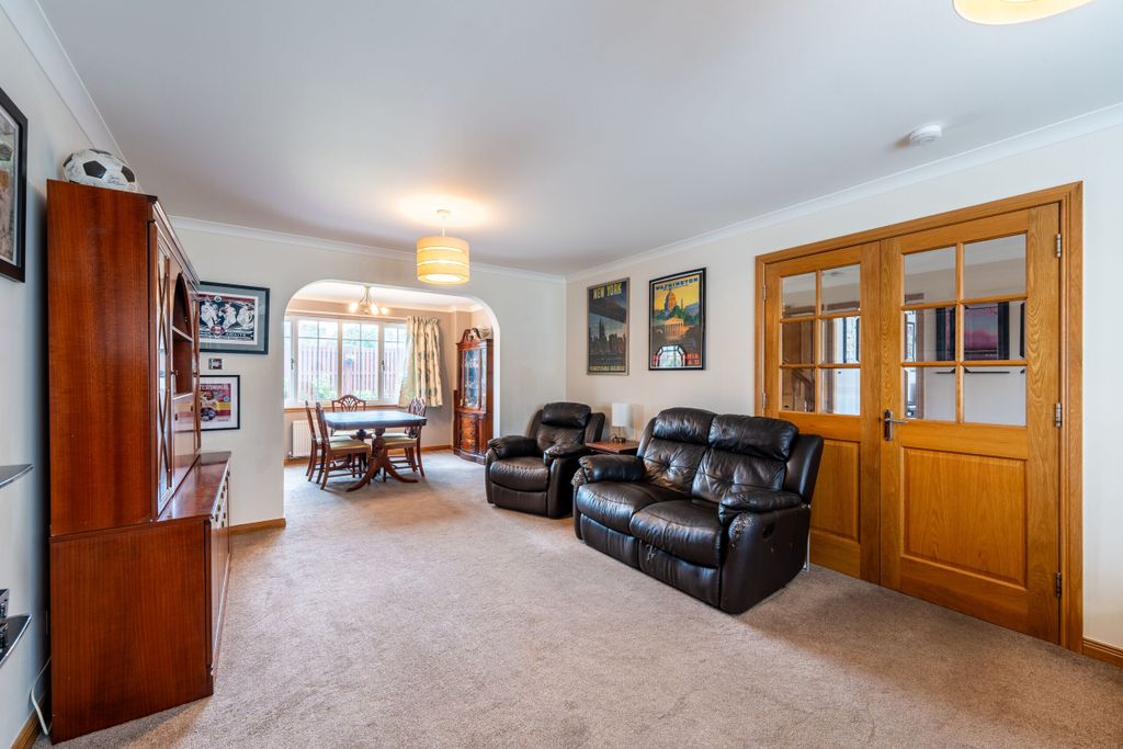 Property photo 2 of 19