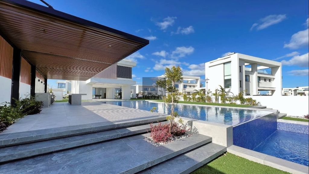 Property photo 1 of 3