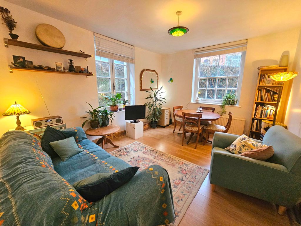 Property photo 3 of 8