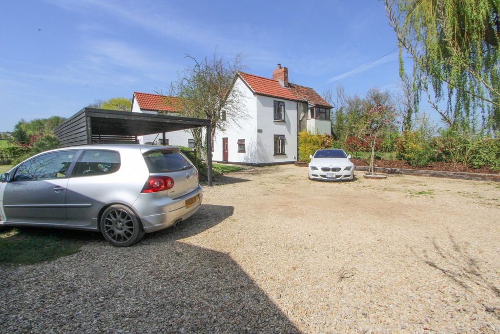 Property photo 2 of 40