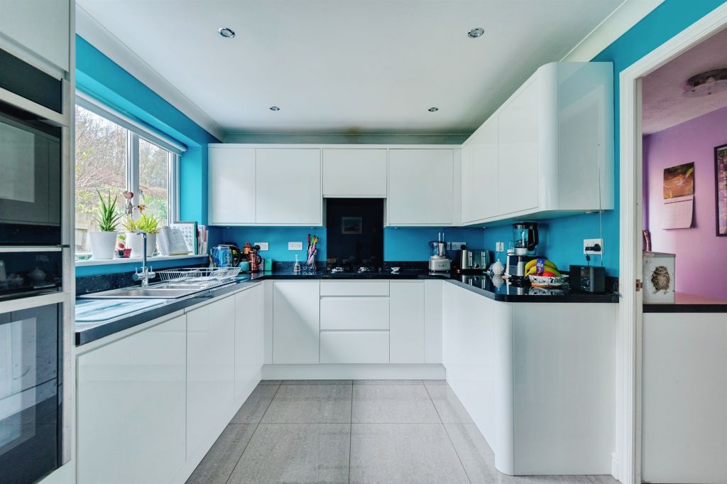 Property photo 3 of 22