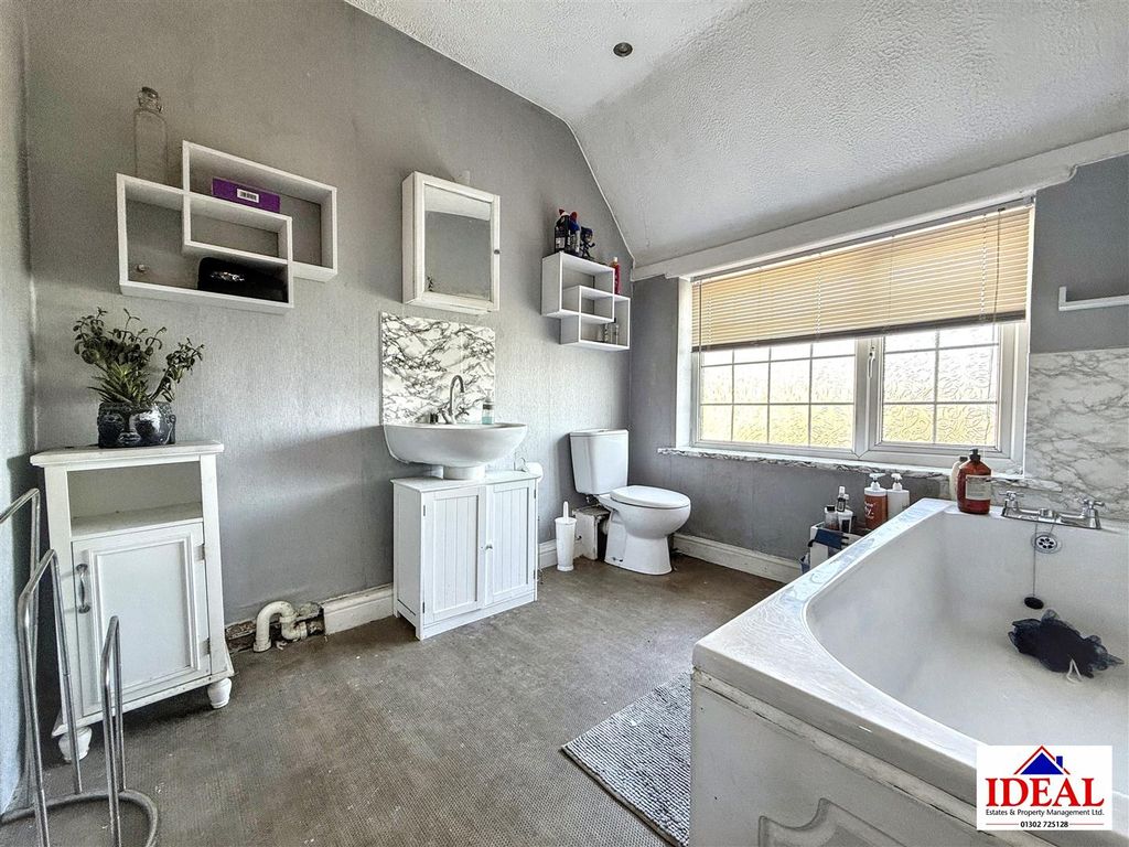 Property photo 3 of 11 Image00032.Jpg