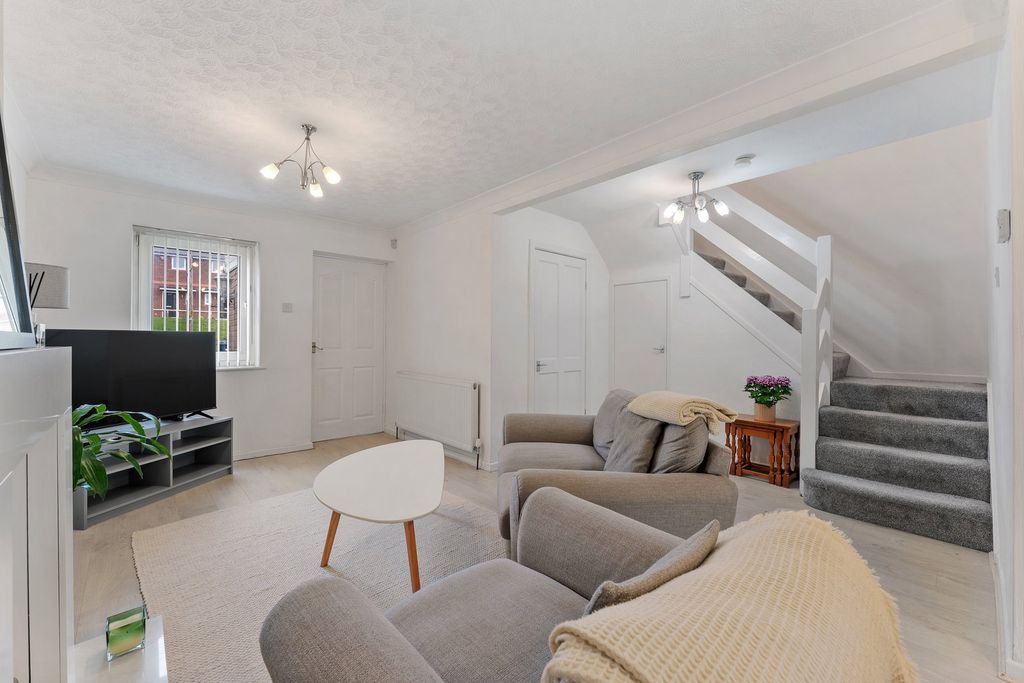 Property photo 2 of 28