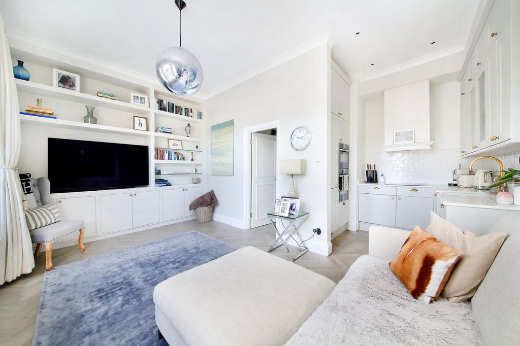 Property photo 1 of 11
