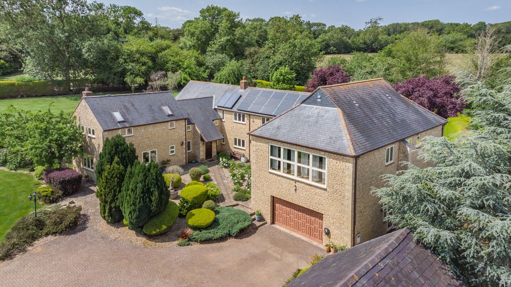 Property photo 1 of 49