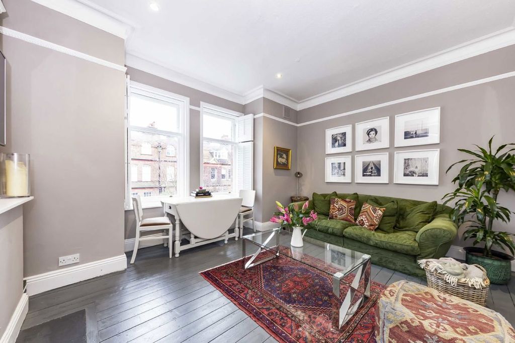 Property photo 2 of 8