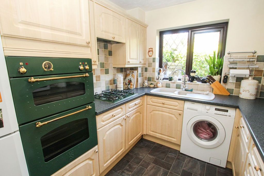 Property photo 2 of 12