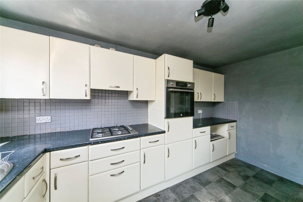 Property photo 3 of 18 Picture No. 06