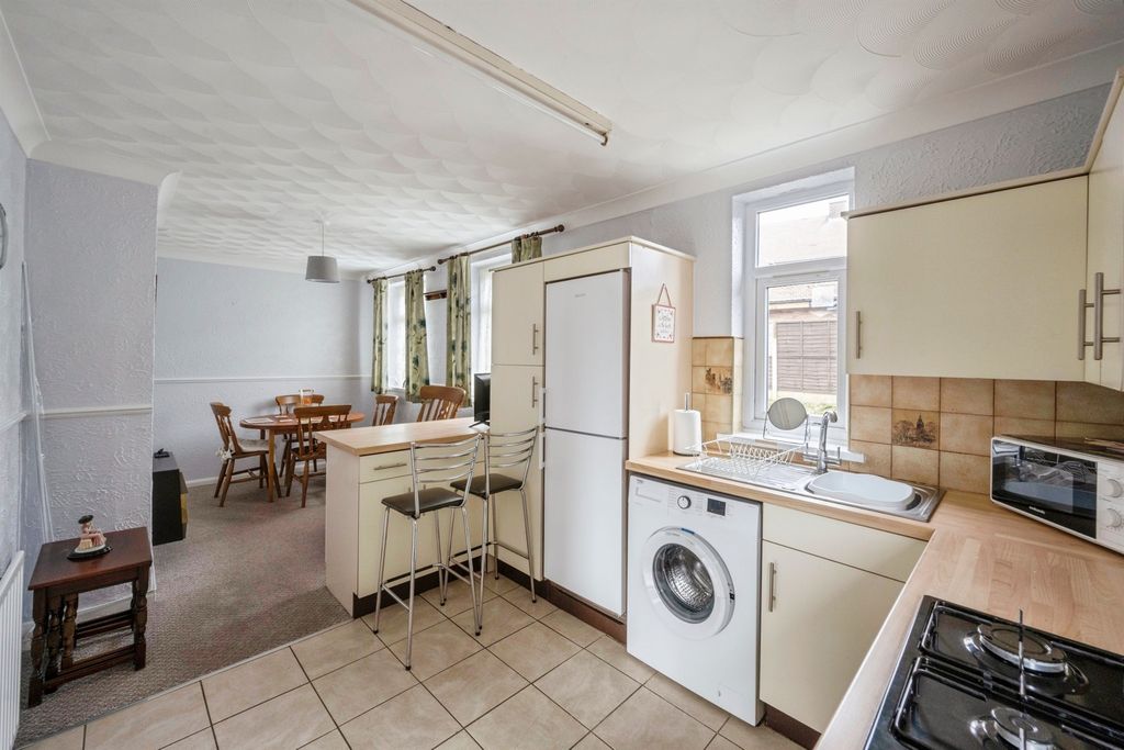 Property photo 3 of 20