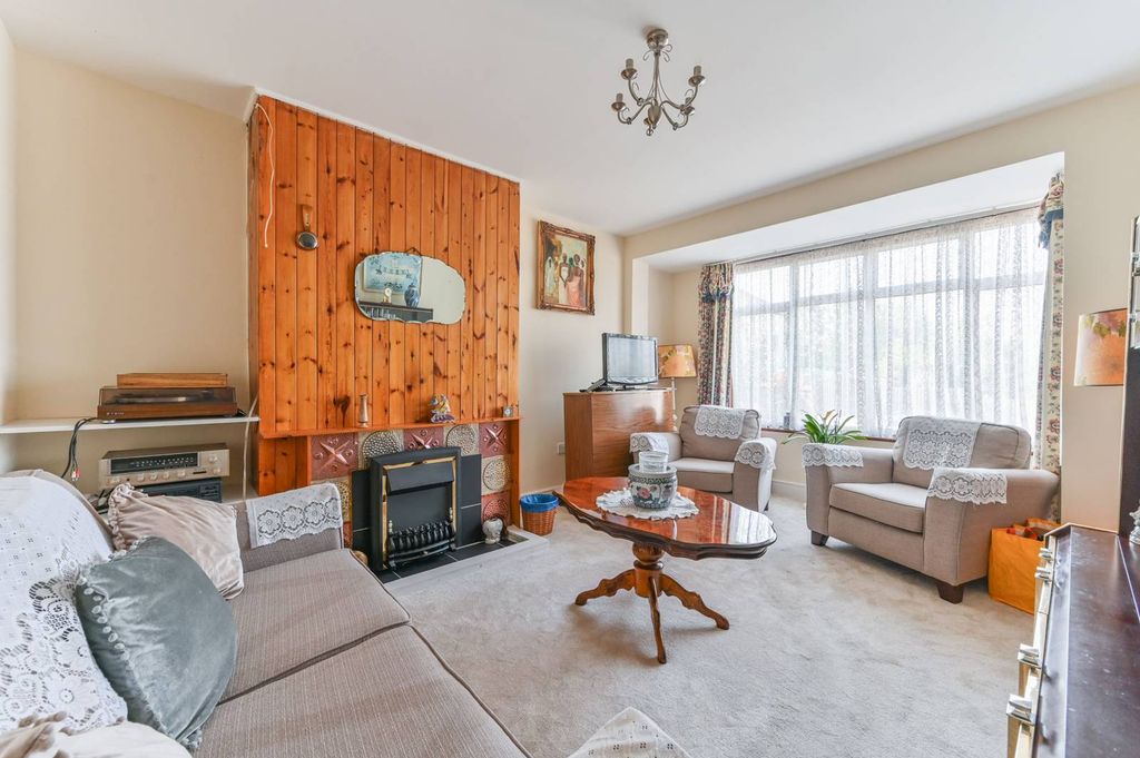 Property photo 1 of 9
