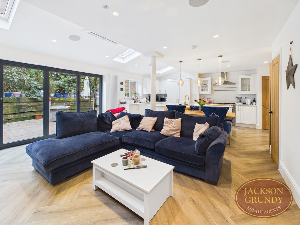 Property photo 3 of 14 Duston Wildes